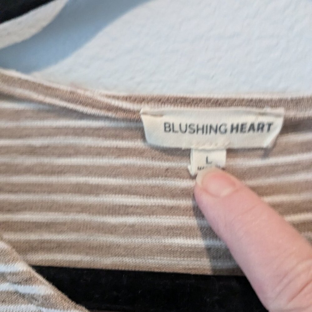 Blushing Heart Tunic Top - Large - Picture 4 of 6
